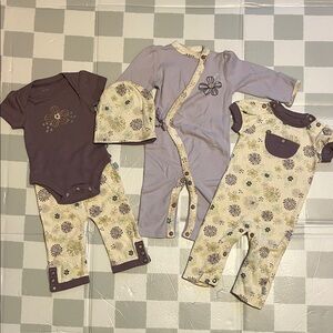 Floral Baby Bodysuit Set in Lavender and Cream